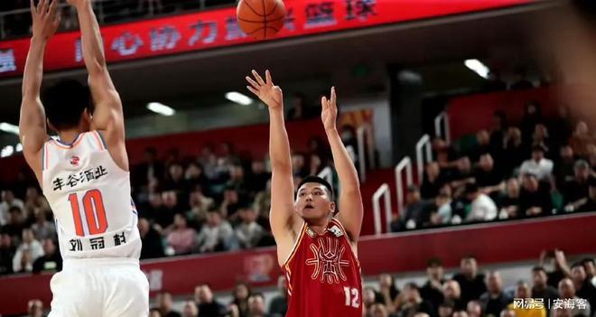 四川男篮力克天津队，霸气表现锋芒毕露