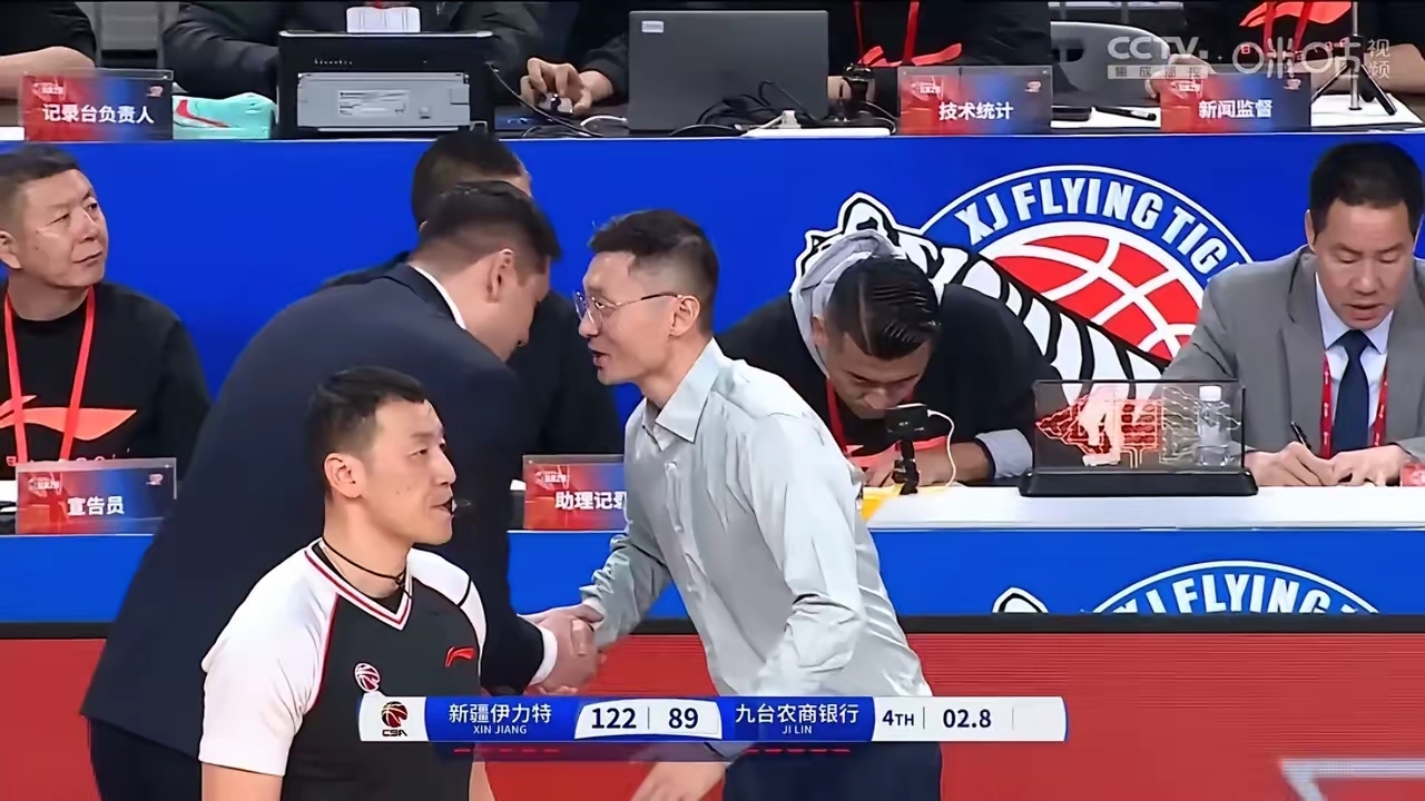 吉林男篮发挥稳定，期待下一场比赛取得胜利
