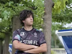 切塞纳队长雄心勃勃，为胜利冲刺拼尽全力