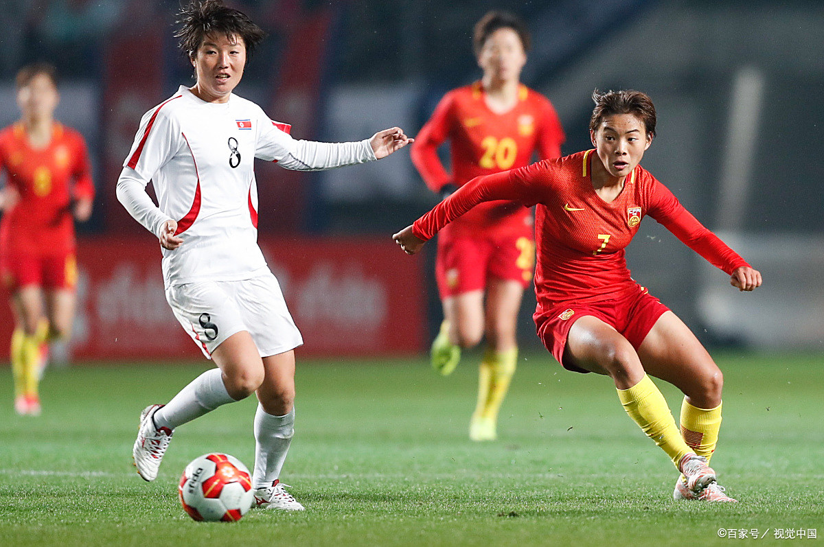 女足比赛中队员精彩表现引人关注